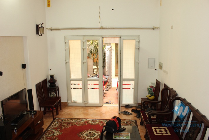 House for rent in Nghi Tam village, Tay Ho, Ha Noi